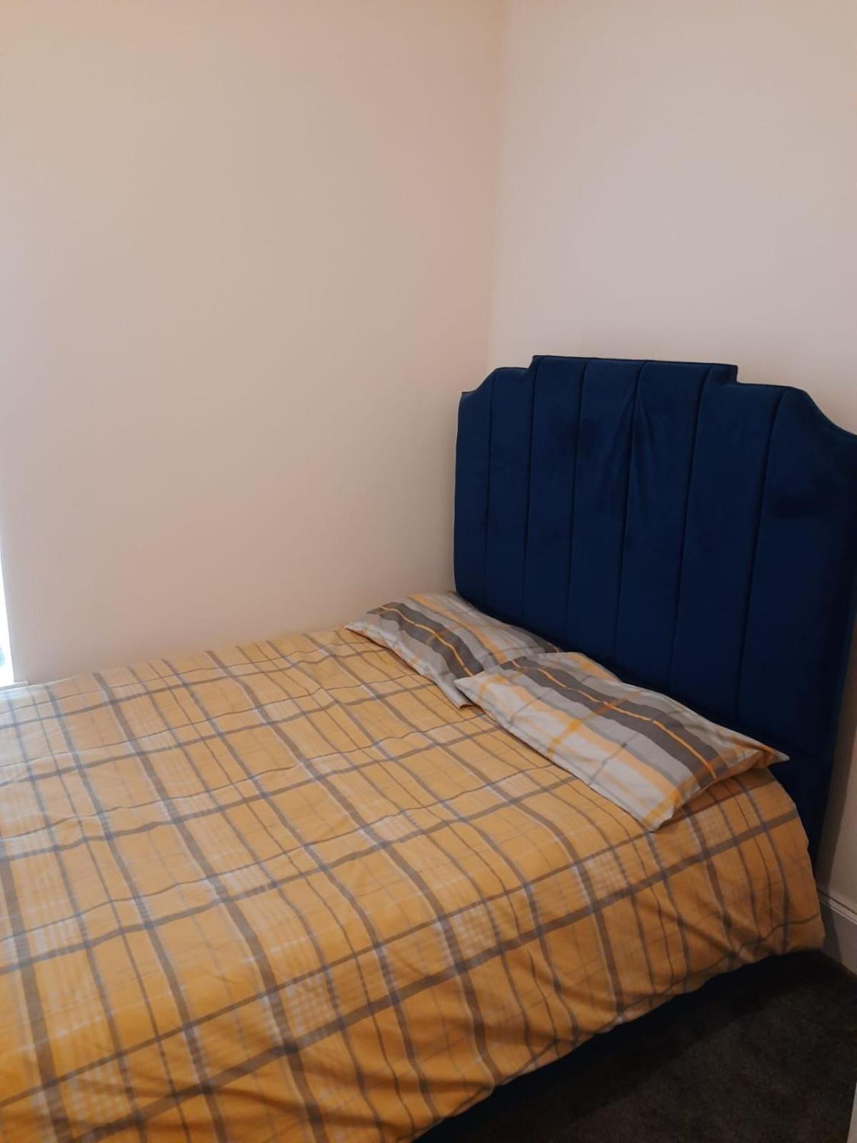 Lovely Bedroom With Shared Kitchen & Bathroom Free Parking Walsall Exteriér fotografie