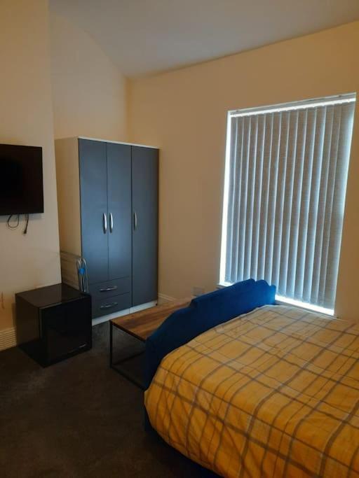 Lovely Bedroom With Shared Kitchen & Bathroom Free Parking Walsall Exteriér fotografie